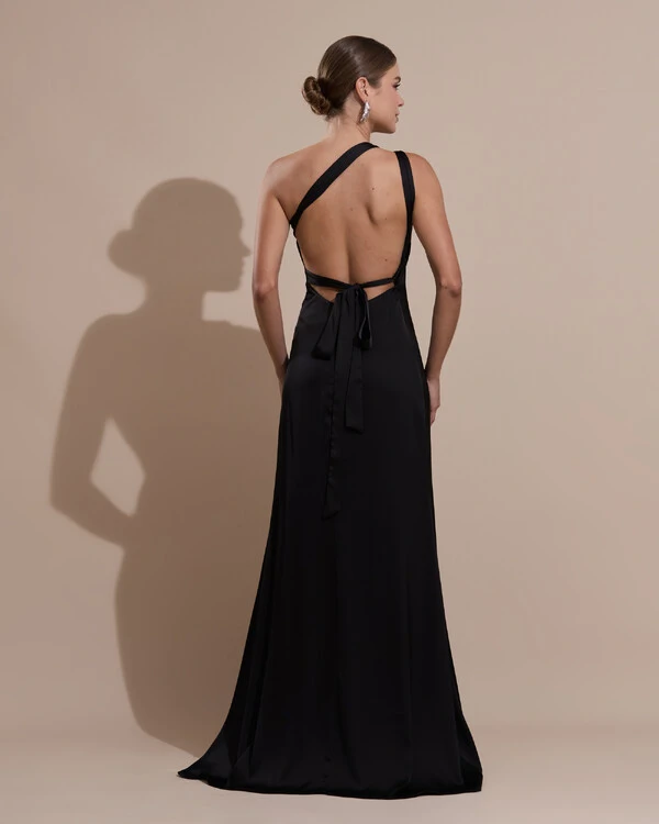Vestido de Festa Longo Cetim Fluido Um Ombro Só Amarração Costas Preto
