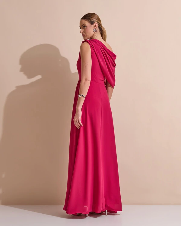 Vestido de Festa Longo Um Ombro Só Crepe Chiffon Capa Drapeado Cereja