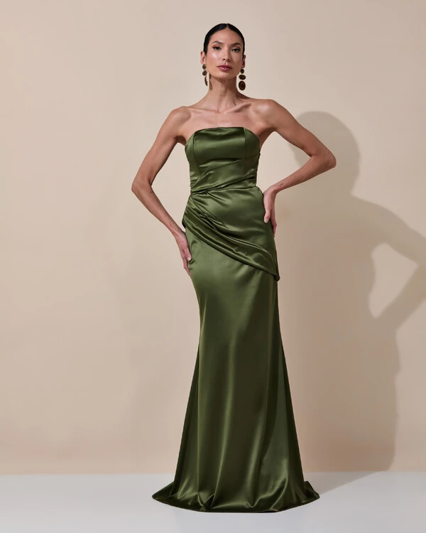 Vestido de Festa Longo Tomara que Caia Cetim Alfaiataria Drapeado Lenço Verde Oliva