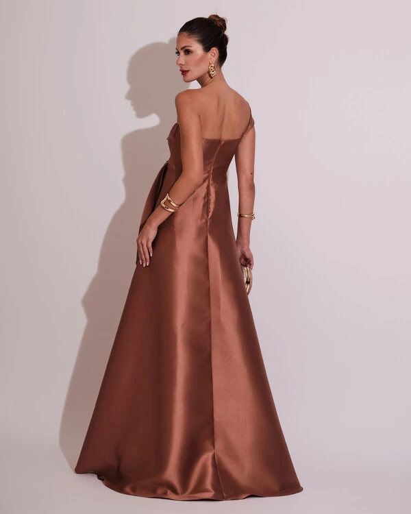 Vestido de Festa Longo Zibeline um Ombro Só Mullet Mocha Mousse