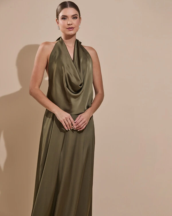 Vestido de Festa Longo Cetim Fluido Frente Única Degagê Mil Formas Verde Oliva