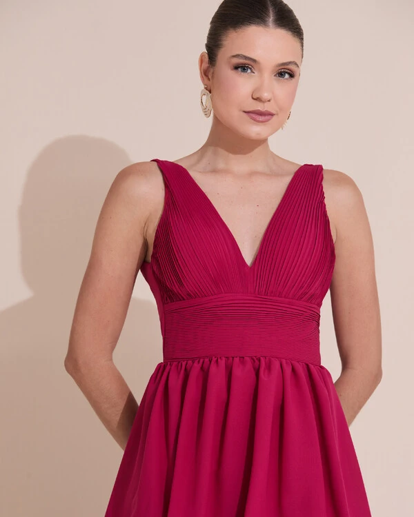 Vestido de Festa Longo Decote V Crepe Chiffon Plissado Camadas Babado Cereja