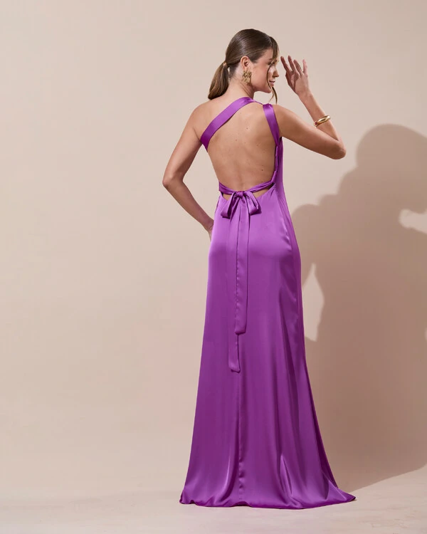 Vestido de Festa Longo Cetim Fluido Um Ombro Só Amarração Costas Fúcsia