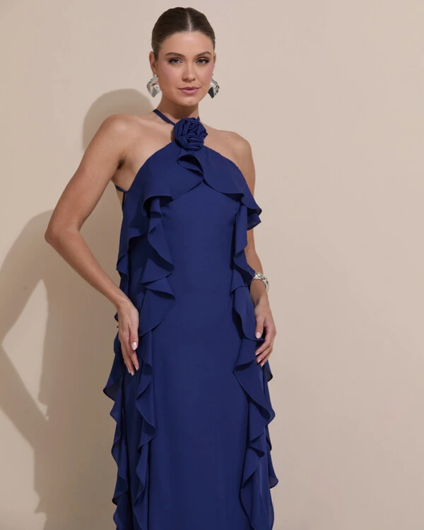 Vestido de Festa Longo Crepe Chiffon Frente Única Babados Cascata e Flor Azul Marinho
