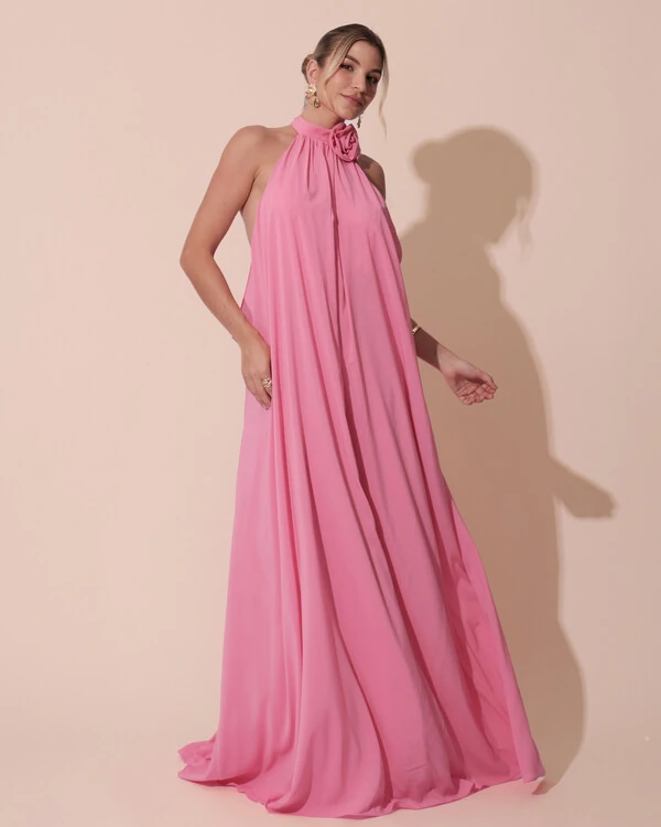 Vestido Longo Crepe Chiffon Frente Única Fluido Flor Removível Rosa