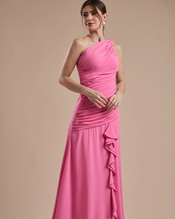 Vestido de Festa Longo Crepe Chiffon Um Ombro Só Drapeado com Babado Cascata Rosa