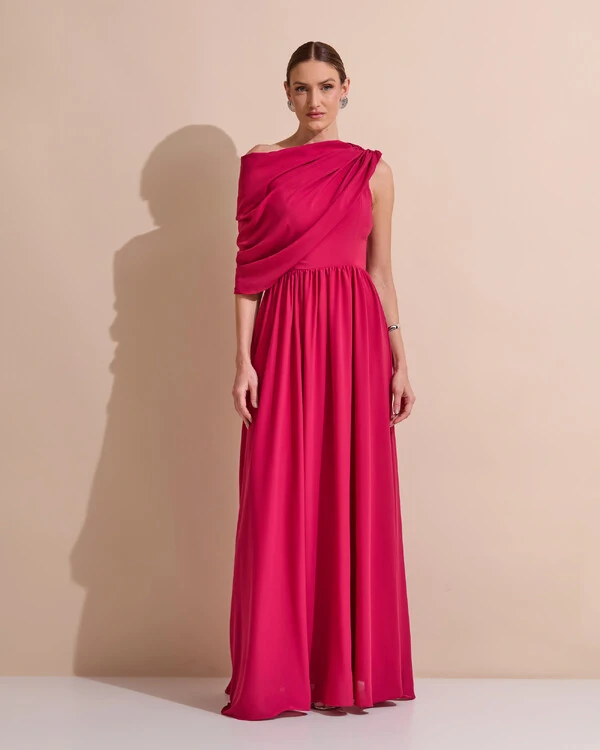Vestido de Festa Longo Um Ombro Só Crepe Chiffon Capa Drapeado Cereja
