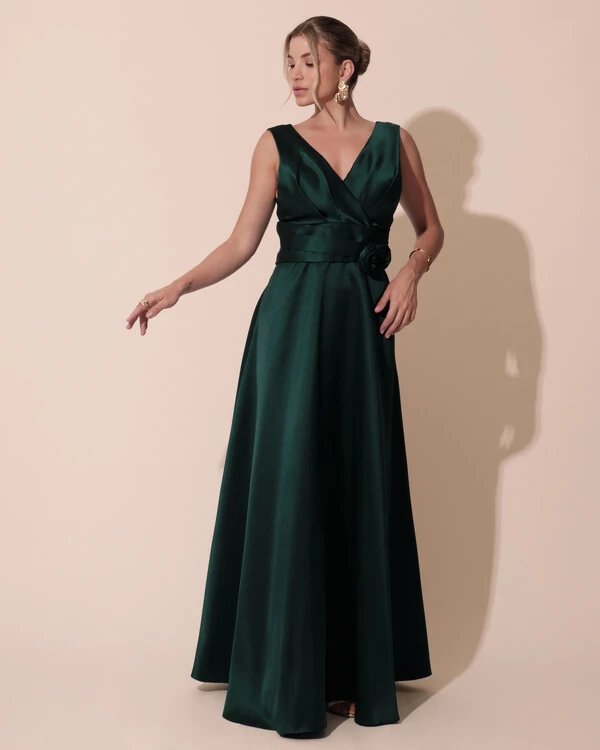 Vestido de Festa Longo Plus Size Zibeline Faixa e Flor Verde Escuro