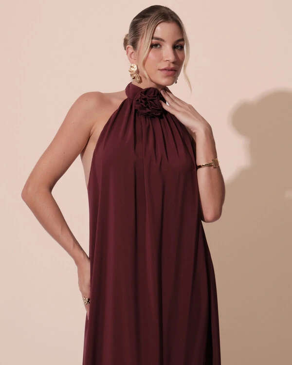Vestido Longo Crepe Chiffon Frente Única Fluido Flor Removível Marsala