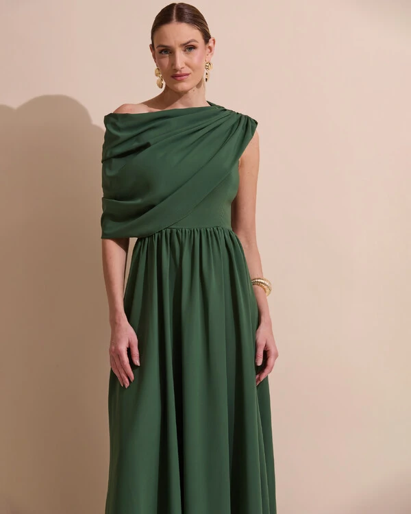 Vestido de Festa Longo Um Ombro Só Crepe Chiffon Capa Drapeado Verde Militar