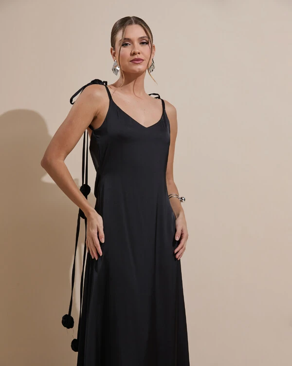 Vestido de Festa Longo Cetim Decote Degagê nas Costas e Flores 3D nas Alças Preto