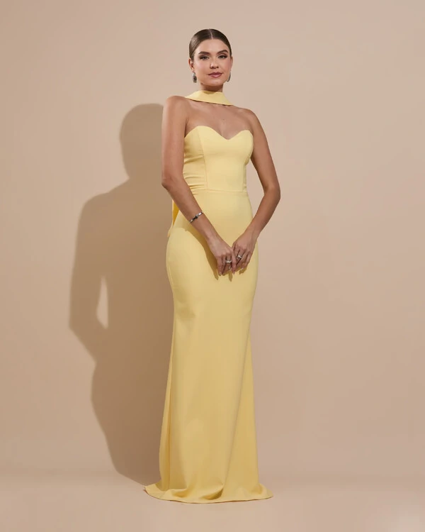Vestido de Festa Longo Alfaiataria Tomara que Caia Saia Sereia com Lenço Amarelo Manteiga