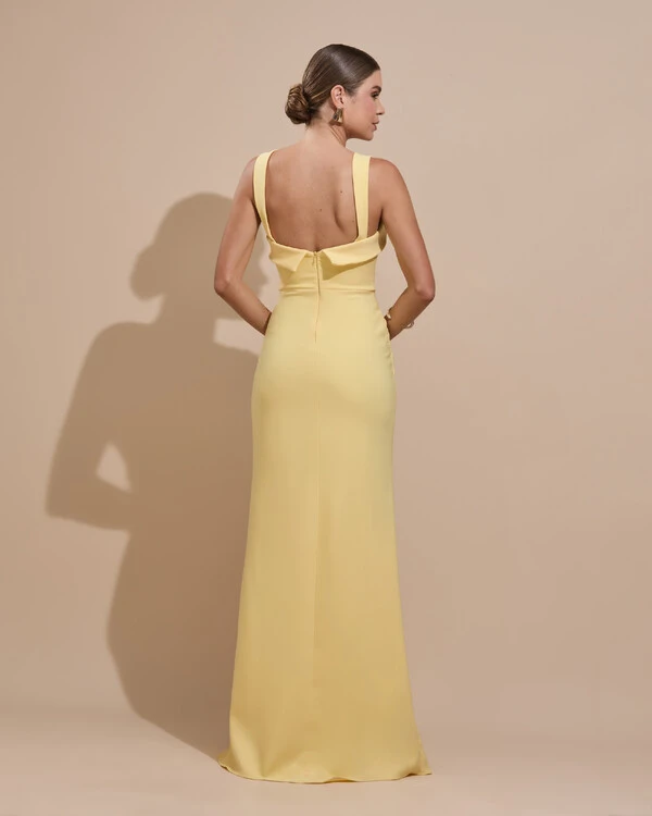 Vestido de Festa Longo Alfaiataria Decote Coração com Alças e Fenda Amarelo Manteiga
