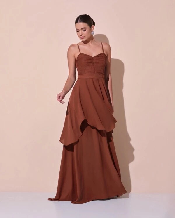 Vestido de Festa Longo Decote Coração Plissado Crepe Chiffon Babados Cascata Marrom New