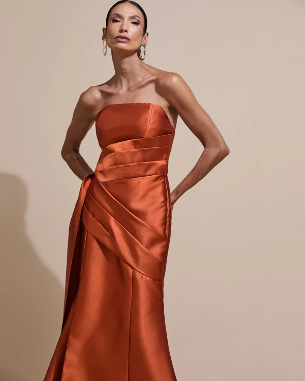 Vestido de Festa Longo Tomara que Caia Zibeline Drapeado e Faixa Terracota