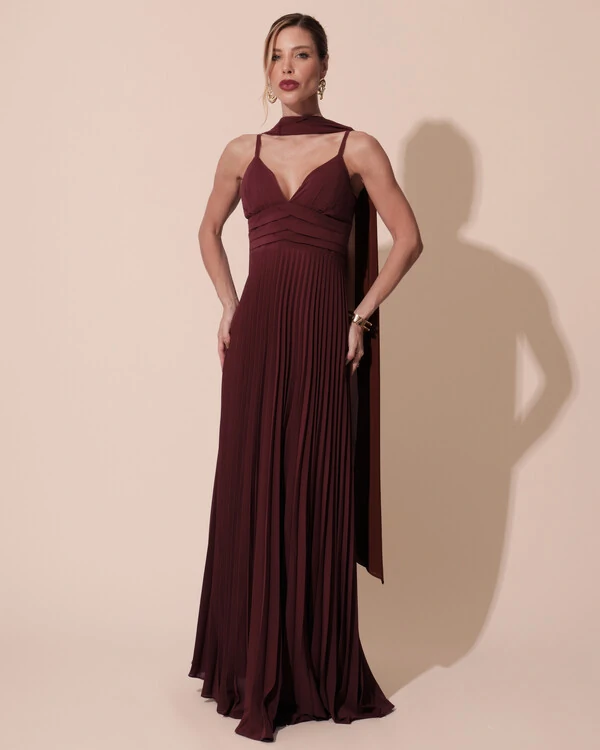 Vestido de Festa Longo Plissado Crepe Chiffon com Alça e Lenço Marsala