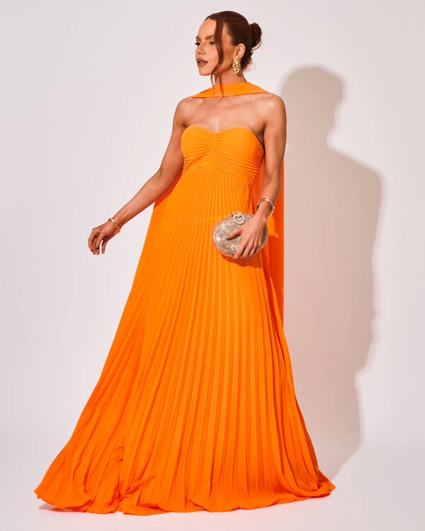 Vestido de Festa Longo Tomara que Caia Plissado com Lenço Laranja