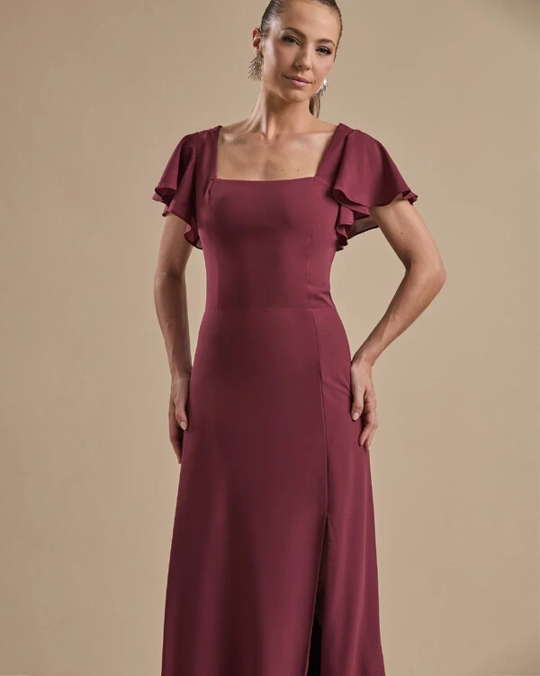 Vestido de Festa Longo Crepe Chiffon Manga Babado e Fenda Marsala
