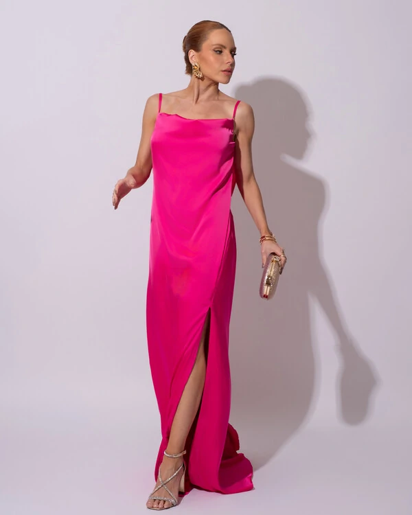 Vestido de Festa Longo Babado Costas Cetim Fluido e Fenda Pink