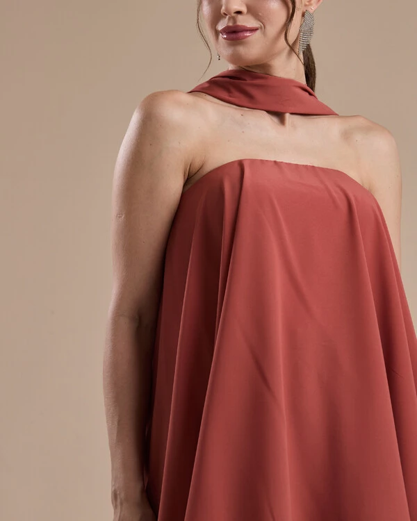 Vestido de Festa Longo Chiffon Crepe em Camadas com Lenço Terracota
