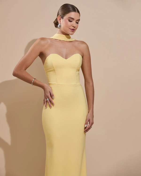 Vestido de Festa Longo Alfaiataria Tomara que Caia Saia Sereia com Lenço Amarelo Manteiga