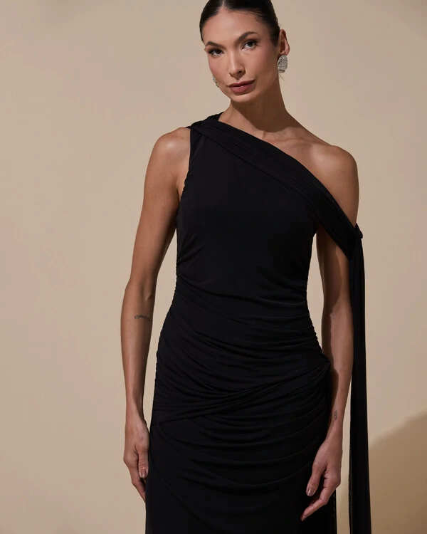 Vestido de Festa Longo Um Ombro Só Tule Faixa Drapeada Lenço preto