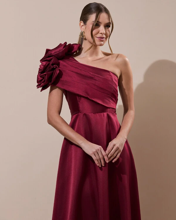 Vestido de Festa Longo Zibeline um Ombro Só Flor Drapeado Marsala Escuro
