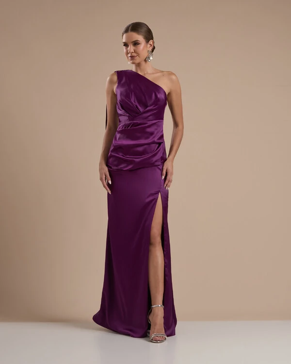 Vestido de Festa Longo Cetim Alfaiataria Um Ombro Só Drapeado com Lenço Roxo