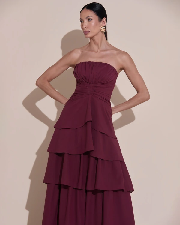 Vestido de Festa Longo Tomara que Caia Drapeado Crepe Chiffon Babados Camadas Marsala