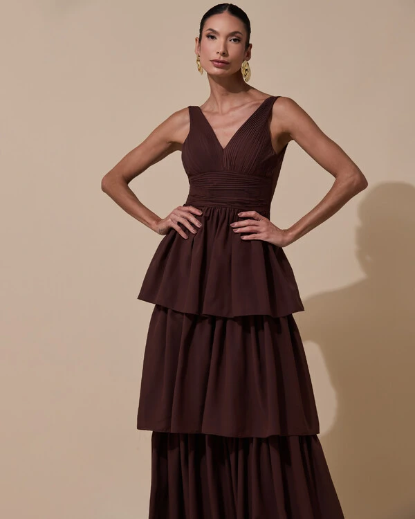 Vestido de Festa Longo Decote V Crepe Chiffon Plissado Camadas Babado Marrom