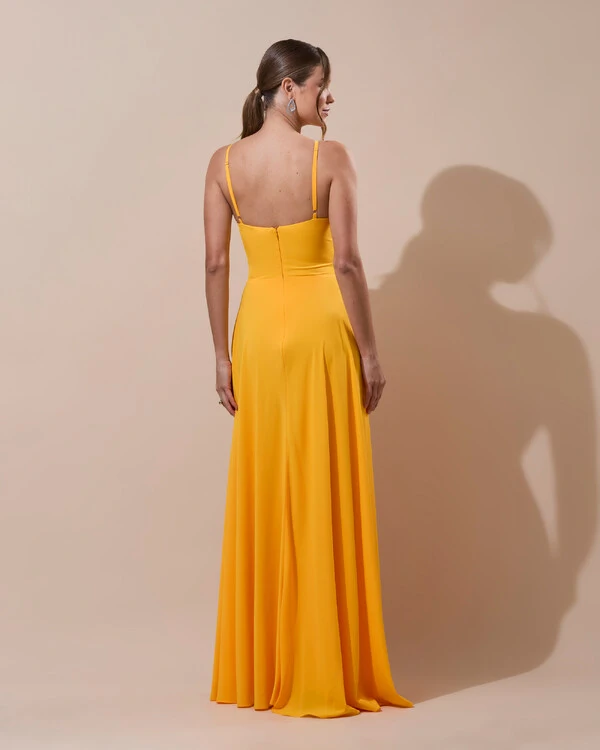 Vestido de Festa Longo Crepe Chiffon Drapeado com Alças e Saia Fluida Laranja Manga New