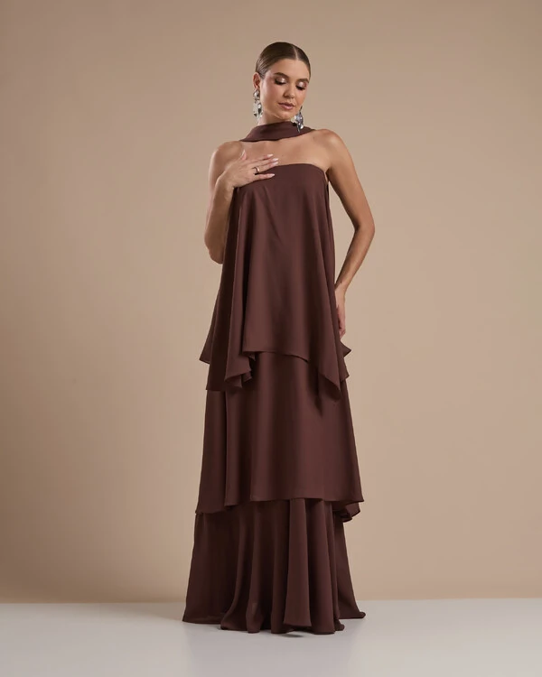 Vestido de Festa Longo Chiffon Crepe em Camadas com Lenço Marrom