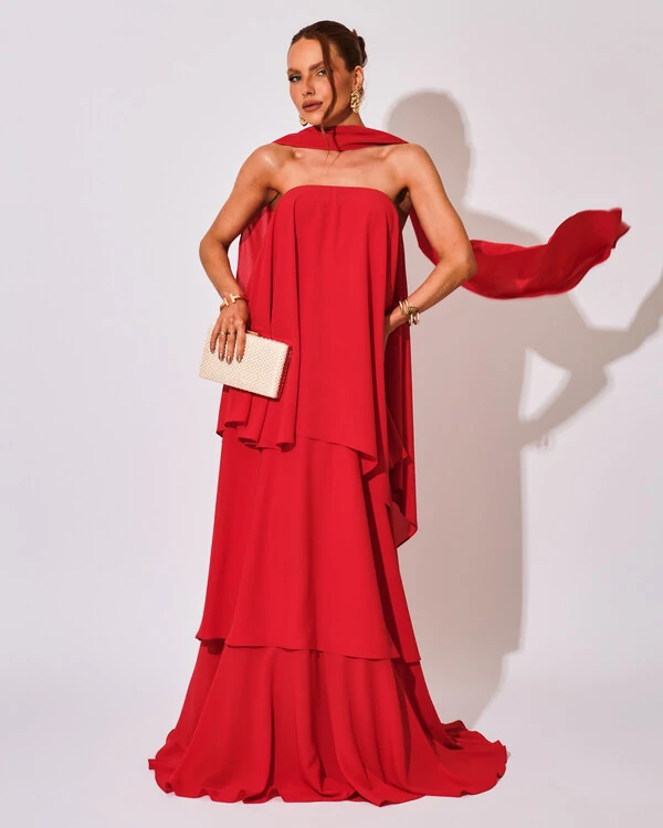Vestido de Festa Longo Chiffon Crepe em Camadas com Lenço Vermelho