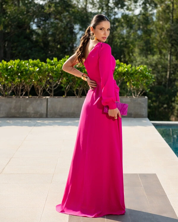 Vestido de Festa Longo um Ombro só com Manga Longa e Flor Pink