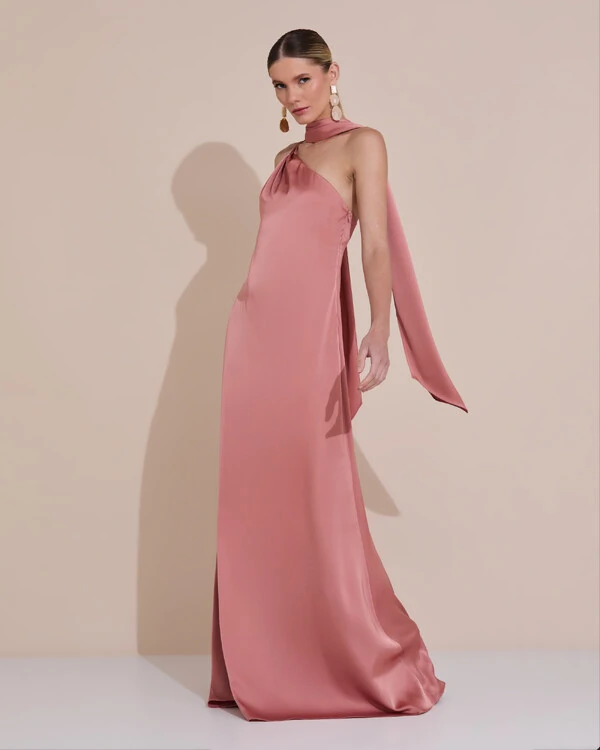 Vestido de Festa Longo em Cetim Fluido um Ombro Só com Lenço Rosa Blush