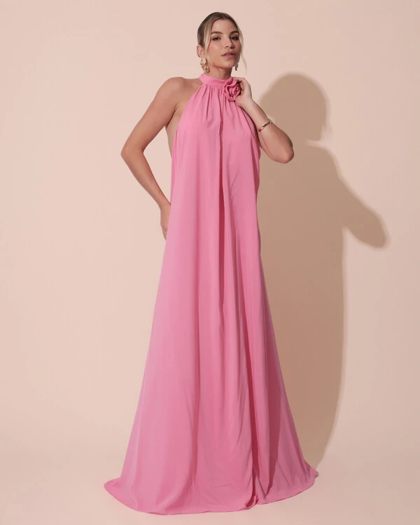Vestido Longo Crepe Chiffon Frente Única Fluido Flor Removível Rosa