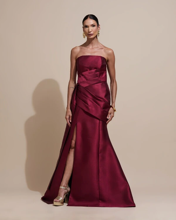 Vestido de Festa Longo Tomara que Caia Zibeline Drapeado e Faixa Marsala Escuro