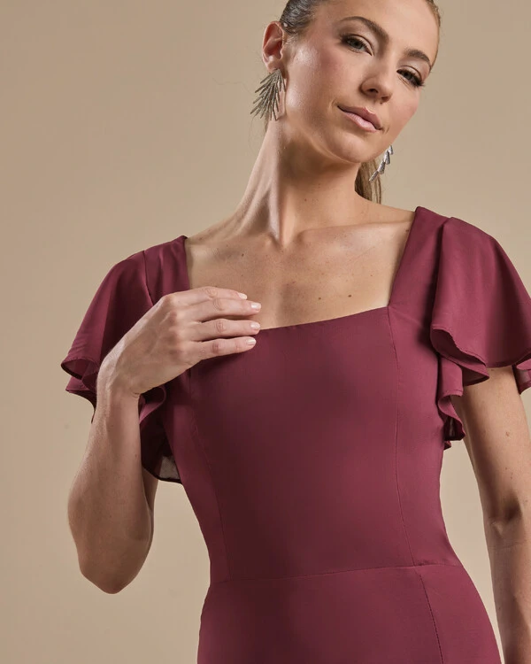 Vestido de Festa Longo Crepe Chiffon Manga Babado e Fenda Marsala