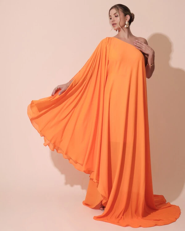Vestido de Festa um Ombro com Capa Crepe Fluido Laranja