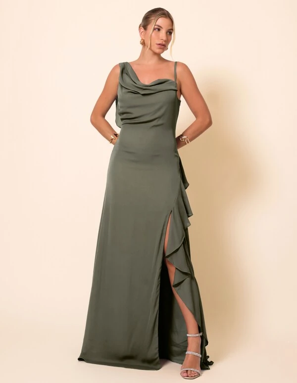 Vestido de Festa Longo Crepe Chiffon Degagê com Fenda e Babado Cascata Verde Oliva