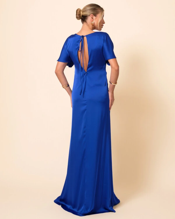 Vestido de Festa Longo Cetim Fluido Manga Curta Drapeado Azul Royal