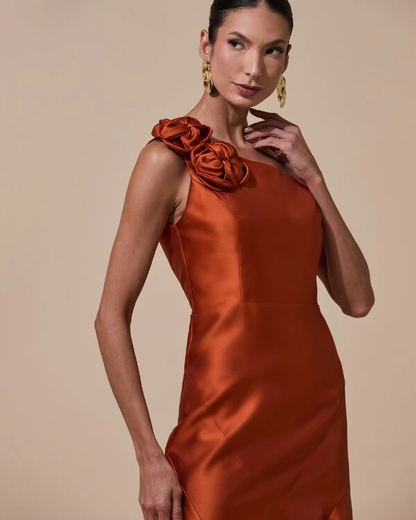 Vestido de Festa Longo Zibeline um Ombro Só Flor Removível Saia Terracota