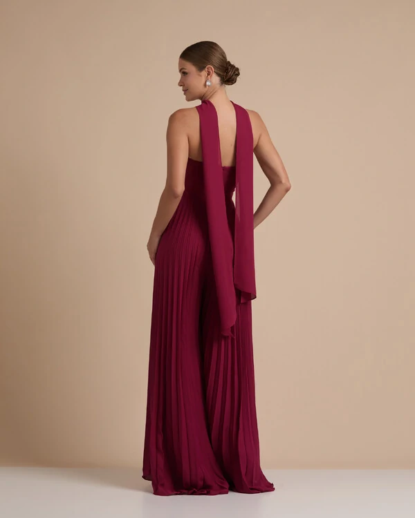 Macacão de Festa Longo Crepe Chiffon Tomara que Caia Plissado com Lenço Cereja