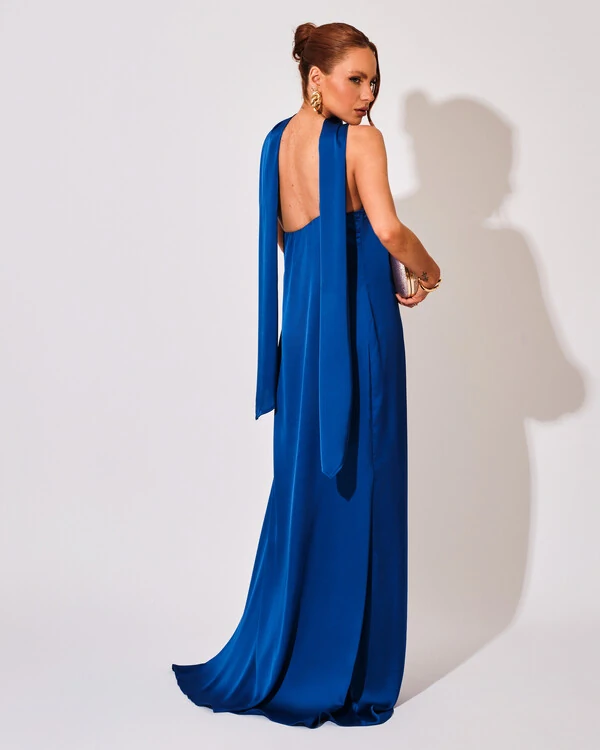Vestido de Festa Longo em Cetim Fluido um Ombro Só com Lenço Azul Royal