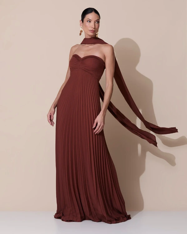 Vestido de Festa Longo Tomara que Caia Plissado com Lenço Marrom New