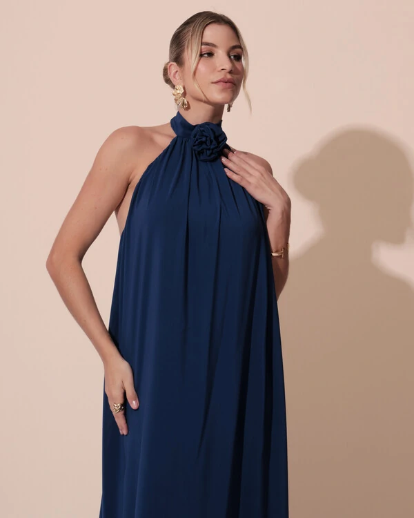 Vestido Longo Crepe Chiffon Frente Única Fluido Flor Removível Azul Marinho