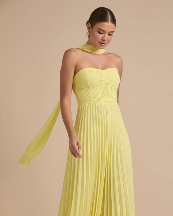 Macacão de Festa Longo Crepe Chiffon Tomara que Caia Plissado com Lenço Amarelo Manteiga