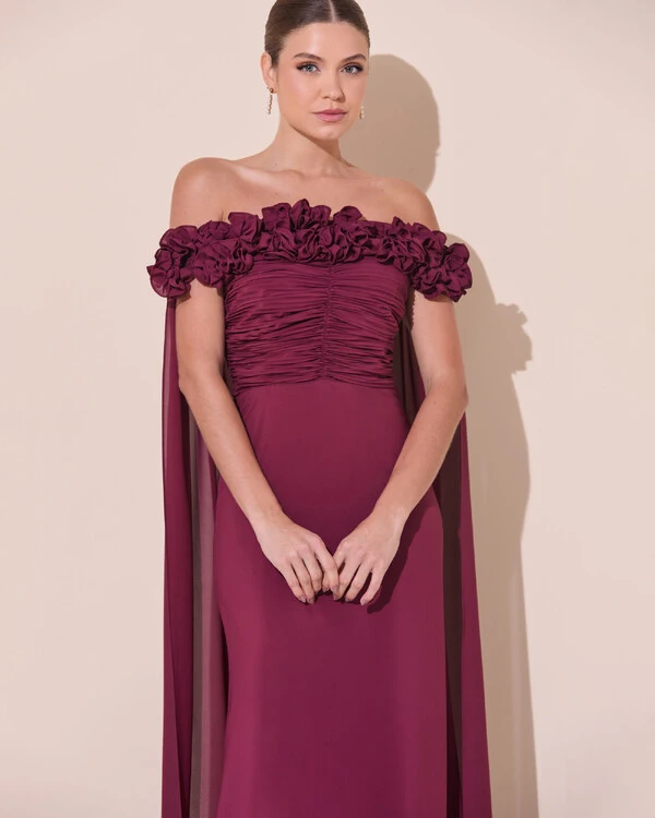 Vestido de Festa Longo Ombro a Ombro Plissado Crepe Chiffon Capa Flor 3D Marsala