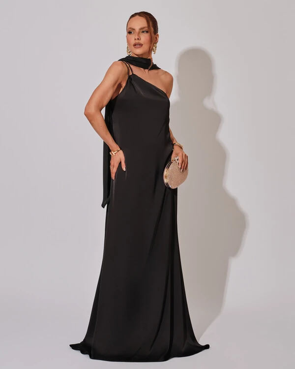 Vestido de Festa Longo em Cetim Fluido um Ombro Só com Lenço Preto