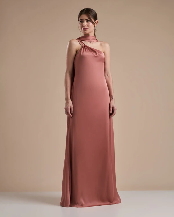 Vestido de Festa Longo em Cetim Fluido um Ombro Só com Lenço Rosa Blush